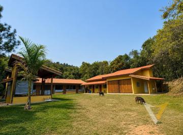Rural · 900m² · 2 Quartos · 10 Vagas · Chácara à Venda com Lago e Baias no Bairro Maracanã – Jarinu/SP