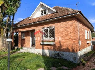 Casa · 194m² · 2 Quartos · 2 Vagas · Casa em Rua Tiradentes - Centro - São Francisco de Paula/RS