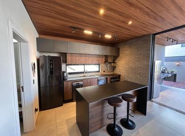 Casa · 250m² · 2 Quartos · 2 Vagas · Casa 216m² no Condomínio Reserva Rudá 3 Dormitórios, Suíte Master