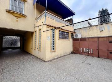 12112774854979b688657b9a4cce1b2004cbb975 · SOBRADO AMPLO E EXCLUSIVO | 250m² | 3 DORMITÓRIOS | 1 SUÍTE | 4 VAGAS