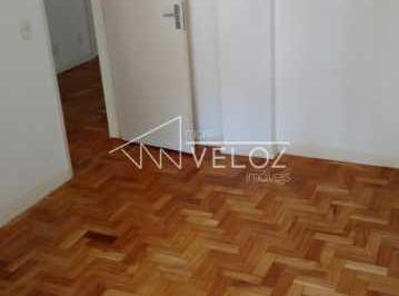 Apartamento · 61m² · 2 Quartos · Apartamento - Padrão / Residencial / Cosme Velho