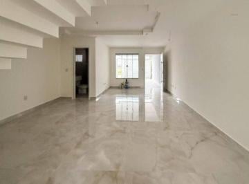 Casa de 3 quartos, Guarulhos · Casa de 145 m² com 3 quartos à venda em Vila Augusta
