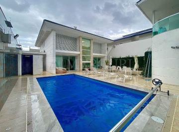 Casa · 600m² · 5 Quartos · 4 Vagas · Casa residencial na Enseada (Guarujá) com 5 suítes, piscina e 4 varandas — 2 quadras da Praia