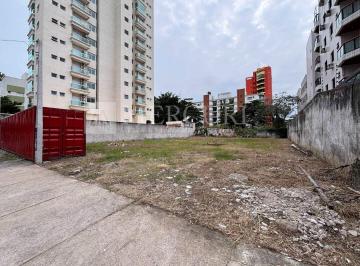 Oportunidades de terrenos a venda no Guarujá na Praia da Enseada, para construir o seu projeto, com imobiliárias em Guarujá. · Terreno à venda, Praia das Astúrias - Mercuri Imóveis - Imobiliária no Guarujá.