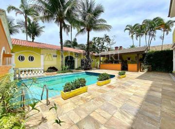 Casa · 398m² · 4 Quartos · 2 Vagas · Confortável Residência com 4 Suítes e Área de Lazer no Condomínio Acapulco - Mercuri Imóveis - Imobi