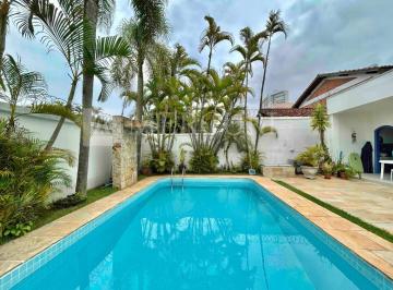 Diversas casas a venda no Guarujá na Praia da Enseada, ideais para sua família, apresentadas por imobiliárias em Guarujá. · Casa à venda na Praia da Enseada em Guarujá