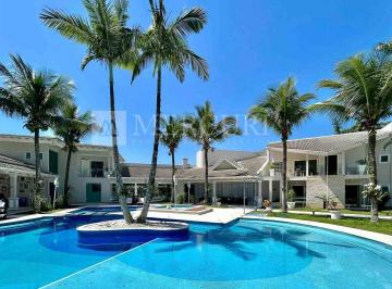 casa a venda no guarujá no condomínio jardim acapulco, anunciada por imobiliárias em guarujá especializadas em imóveis de luxo. · Casa no Guarujá, Jardim Acapulco, Condomínio Fechado, 9 Quartos, Sendo 8 Suítes, Piscina e Espaço Go