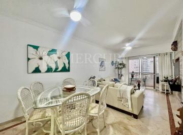 Desfrute de apartamentos a venda no Guarujá na Praia das Astúrias, ideais para quem busca tranquilidade, com a ajuda de uma imobiliária em Guarujá. · Apartamento no Guarujá, Astúrias, 2 Quartos, Sendo 1 Suíte e Sacada com Vista Mar - Mercuri Imóveis