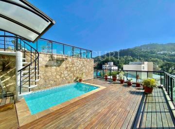 Imobiliarias no Guarujá têm as melhores coberturas a venda no Guarujá na Praia da Enseada, para um estilo de vida sofisticado. · Cobertura no Guarujá, Enseada, Duplex, 3 Quartos, Sendo 1 Suíte e Sacada e Piscina - Mercuri Imóveis