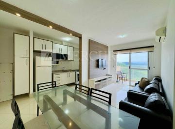 Desfrute de apartamentos a venda no Guarujá na Praia das Astúrias, ideais para quem busca tranquilidade, com a ajuda de uma imobiliária em Guarujá. · Apartamento à venda, 2 Quartos, sendo 1 Suíte, Sacada com Vista Mar - Mercuri Imóveis - Imobiliária