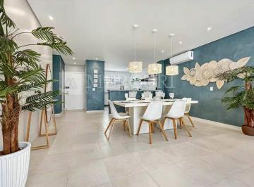 Encontre a sua casa a venda no Guarujá na Praia da Enseada, com as melhores oportunidades das imobiliarias no Guarujá. · Casa no Guarujá, Praia do Enseada, 4 Suítes, Área Gourmet com Piscina - Mercuri Imóveis - Imobiliári