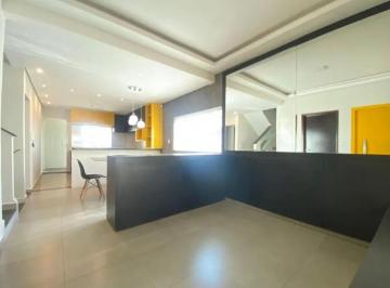Casa de 3 quartos, Itapecerica da Serra · Casa de 170 m² com 3 quartos à venda em Parque Paraíso