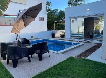Casa · 300m² · 2 Quartos · 1 Vaga · Casa à venda em Prado/BA