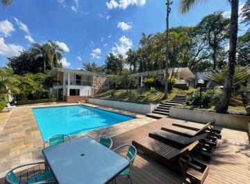 Casa de 4 quartos, Cotia · Casa à venda na Granja Viana - 850 m² com 3 suítes, piscina e 6 vagas