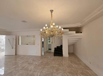 Casa · 165m² · 4 Quartos · 2 Vagas · Sobrado de 4 dormitorios 1 suite com piscina a venda na Ponta da Praia-Santos S.P