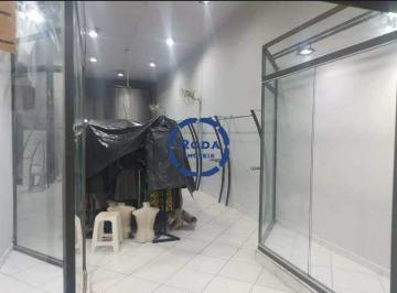 Comercial · 70m² · Loja comercial com 70metros,banheiro e pequena cozinha sem condomínio. 