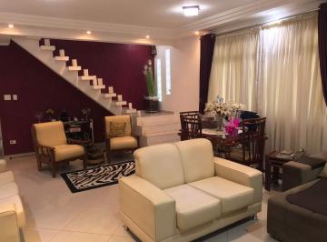 Casa · 268m² · 3 Quartos · 2 Vagas · Sobrado no Campo Grande com 268m², piscina e 3 dormitórios