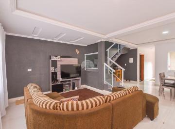 Casa de 4 quartos, Curitiba · Triplex com 4 Quartos (1 Suíte), 2 Banheiros e 4 Vagas de Garagem