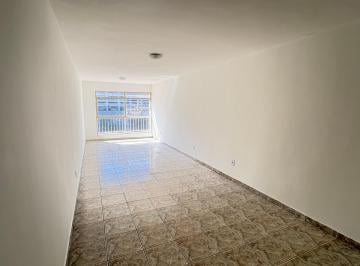 Apartamento de 1 quarto, Brasília · VENDO KIT GRANDE 40m2 - Localização excelente! Muita luz