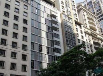 Apartamento de 2 quartos, São Paulo · Apartamento ícone modernista em andar altíssimo com vista para a Av.São Luís