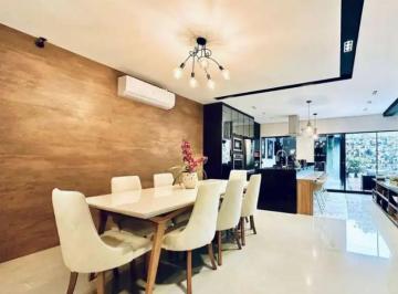 Casa de 3 quartos, Osasco · Casa de 115 m² com 3 quartos à venda em Ayrosa