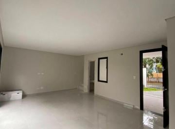 Casa de 3 quartos, Curitiba · 178 m², 3 dormitórios, 2 suítes e 2 vagas em localização privilegiada