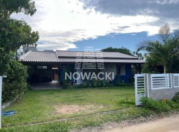 Casa de 3 quartos, Garopaba · CASA COM 3 DORMITÓRIOS E EDÍCULA NA PRAIA DO ROSA