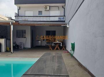 Casa · 175m² · 2 Quartos · 2 Vagas · Casa com 2 quartos+ Piscina + Área gourmet- SetVille