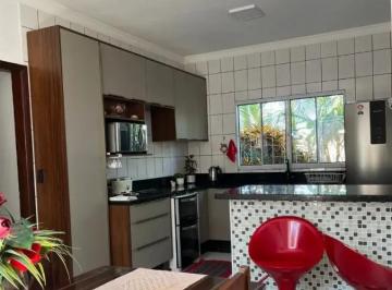 Casa de 3 quartos, Embu das Artes · Casa de 145 m² com 3 quartos à venda no Jardim Novo Embu