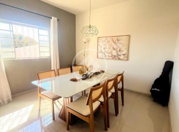 Casa · 113m² · 3 Quartos · 3 Vagas · Casa com 3 quartos sendo uma suíte
