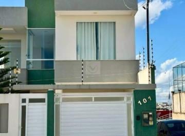 Casa · 228m² · 4 Quartos · 1 Vaga · Espaço, Conforto e Ventilação no Bairro Marianga! Casa de 4 Quartos 1 com Suíte