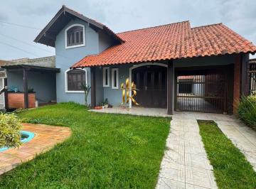Casa · 143m² · 5 Quartos · 3 Vagas · Casa 5 dormitórios próximo a plataforma de Tramandai