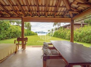 Casa · 200m² · 3 Quartos · 6 Vagas · Casa Pé na Areia em Ubatuba | Praia Exclusiva, Privacidade e Exclusividade em Condomínio de Apenas 7