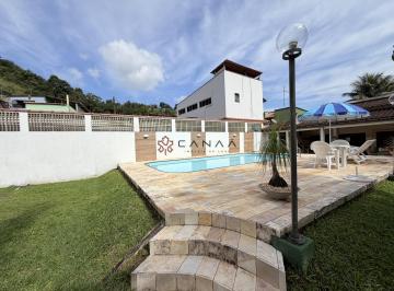 Casa · 3353m² · 3 Quartos · Ampla Casa com Piscina, Área Gourmet e Belo Jardim Arborizado