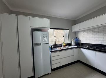 Casa · 78m² · 2 Quartos · 4 Vagas · Casa linda e super espaçosa à venda no Jd Brasil