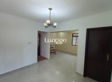 Casa · 80m² · 3 Quartos · 2 Vagas · Casa residencial reformada com 3 dormitórios e amplo pátio no bairro Restinga!