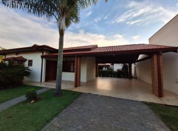 Casa ampla, planejada e muito bem arejada, em rua tranquila e sem saída, no Alto · Casa planejada com 3 suítes, ar-condicionado, jardins e energia solar