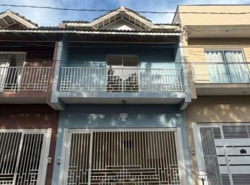 Casa de 2 quartos, Bragança Paulista · Sobrado à venda na Vila Aparecida, Bragança Paulista - SP.