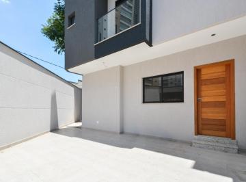 a7f0630d-264d-485e-bd00-8716c8cf9af1 · Atraente sobrado para venda em Vila Gumercindo com 3 quartos, sendo 1 suíte, 180m²