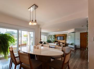 0337e905-a3ce-450b-bd8c-321a60d3cace · Casa para venda em Pacaembu com 4 quartos, sendo 3 suítes, 400m²