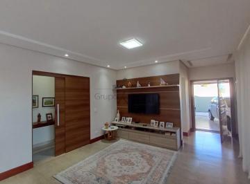 Casa · 1530m² · 4 Quartos · 6 Vagas · Casa em Condomínio - Condomínio Terras de Santa Mariana - Caçapava - 4 Dormitórios - 380m².