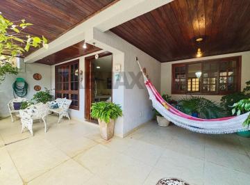 Casa · 270m² · 3 Quartos · 1 Vaga · Casa de 270m² com 3 suítes em condomínio fechado em Vargem Pequena, RJ.