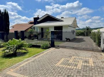 Casa · 240m² · 3 Quartos · 2 Vagas · Casa em Colônia, Carambeí