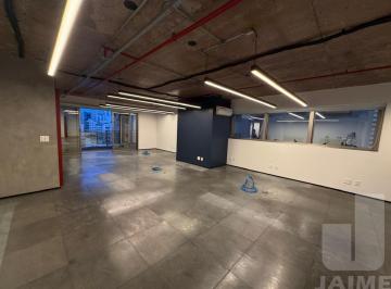 Comercial · 175m² · 4 Vagas · Conjunto comercial amplo com uma sala ampla e quatro salas menores, em prédio imponente!