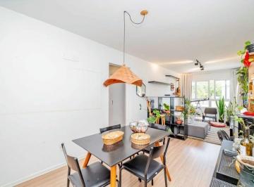 Apartamento · 70m² · 2 Quartos · 1 Vaga · Apartamento de 2 dormitorios à venda em Bom Jesus, Porto Alegre.