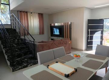 Casa · 250m² · 3 Quartos · 4 Vagas · Casa em Condomínio - Jardim Panorama - Residencial Fogaça - 3 Dormitórios - 189m².