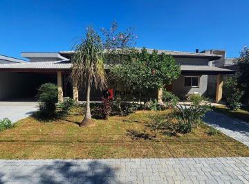 Casa · 320m² · 4 Quartos · 4 Vagas · Residência Térrea Exclusiva no Condomínio Passárgada B - Granja Viana!