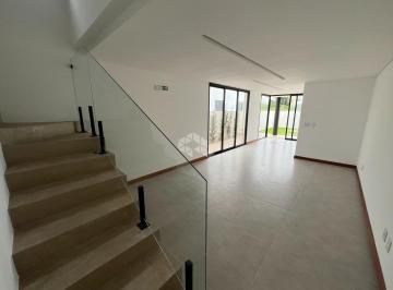 Casa · 145m² · 3 Quartos · 2 Vagas · CASA COM 3 QUARTOS SENDO 1 E 2 VAGAS NO CAMPECHE FLORIANÓPOLIS