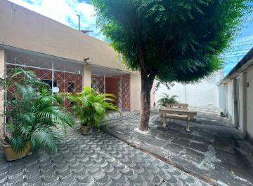 Casa · 439m² · 5 Quartos · 6 Vagas · Casa à venda no Montese, Fortaleza