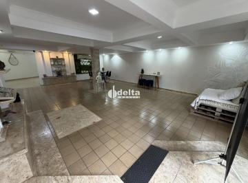 Comercial · 100m² · Loja disponível para locação no bairro Centro em Uberlândia-MG.